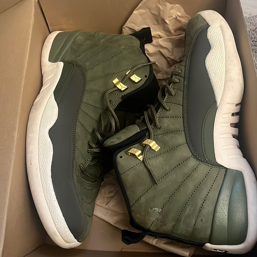 Jordan retro 12 Olive size 11